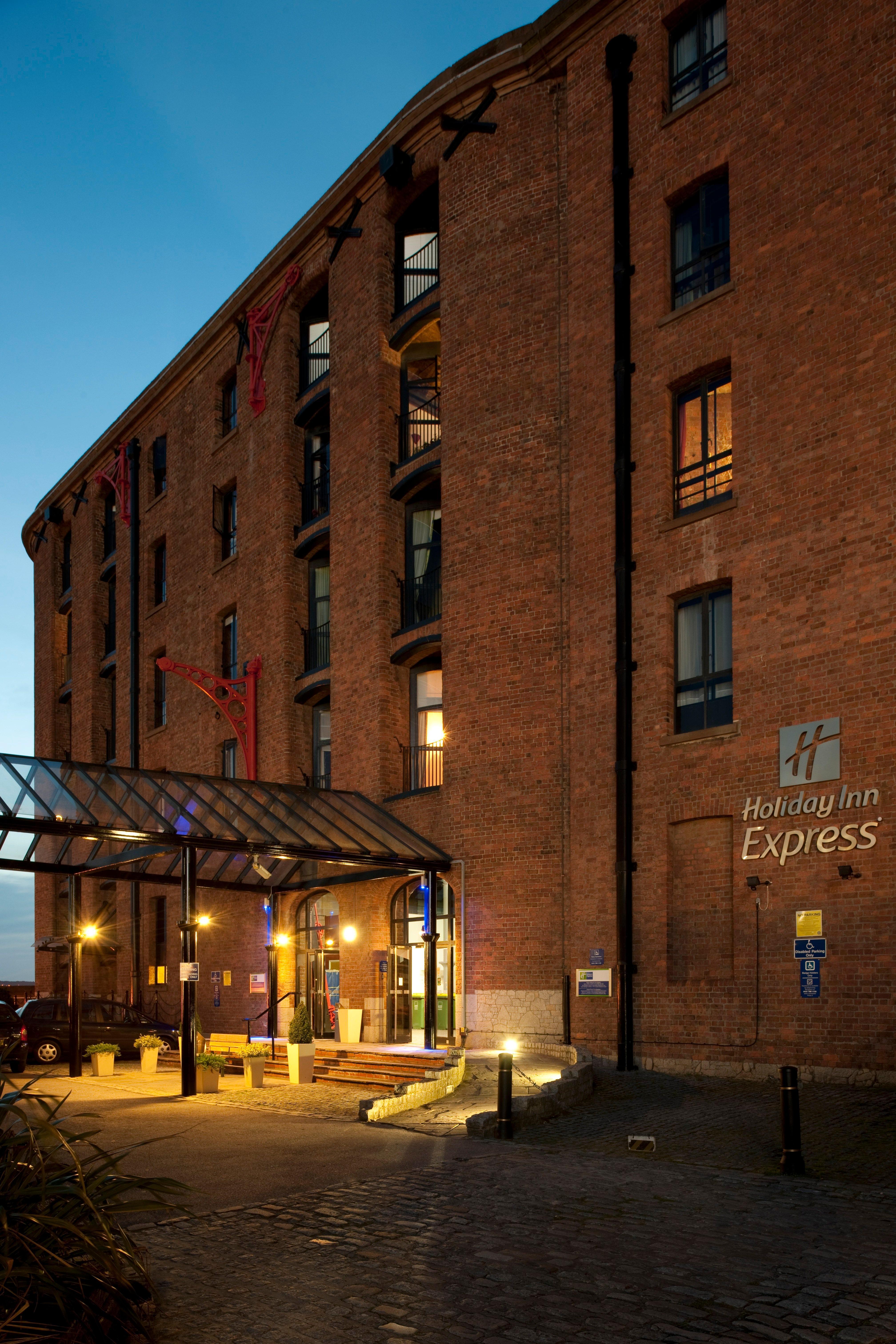 Holiday Inn Express Liverpool-Albert Dock, An Ihg Hotel Exterior photo